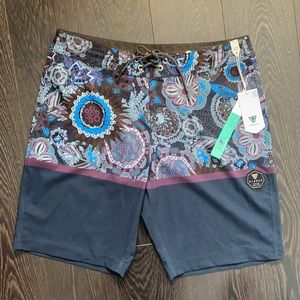 Vissla bijou board short